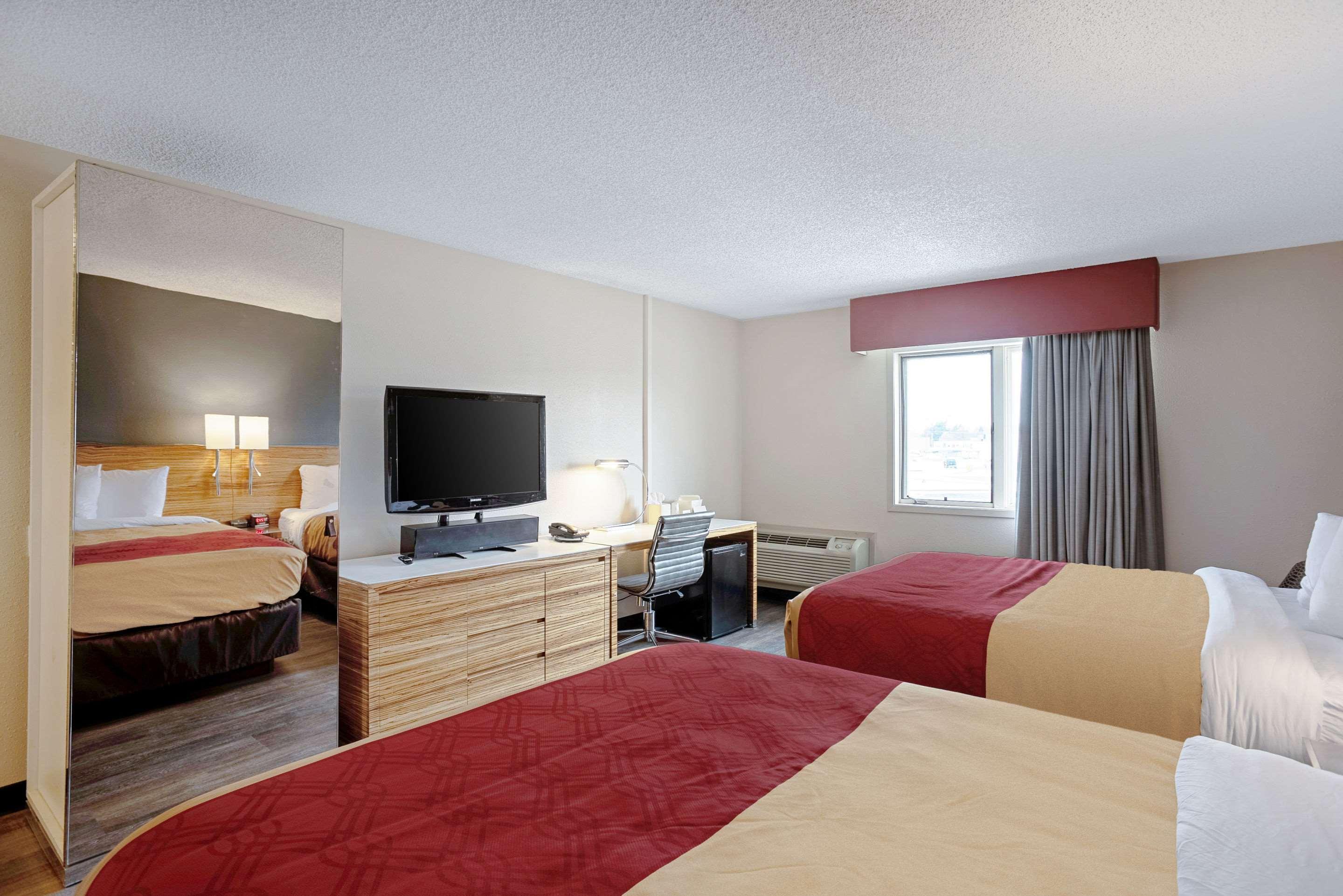 Quality Inn Frontier At Us Hwy 30 Clinton Kültér fotó