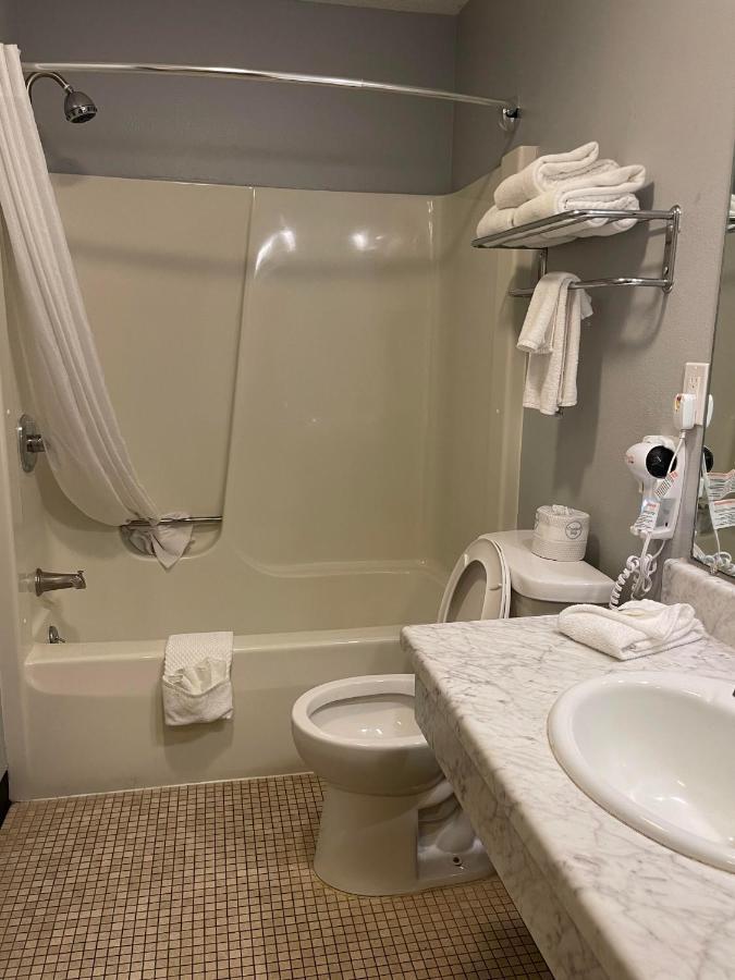 Quality Inn Frontier At Us Hwy 30 Clinton Kültér fotó
