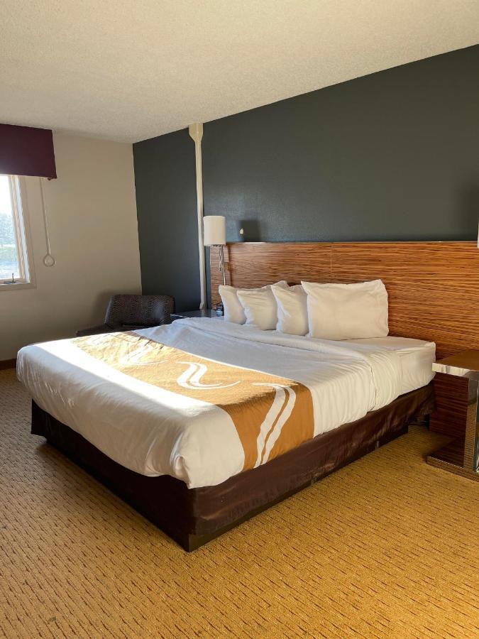 Quality Inn Frontier At Us Hwy 30 Clinton Kültér fotó