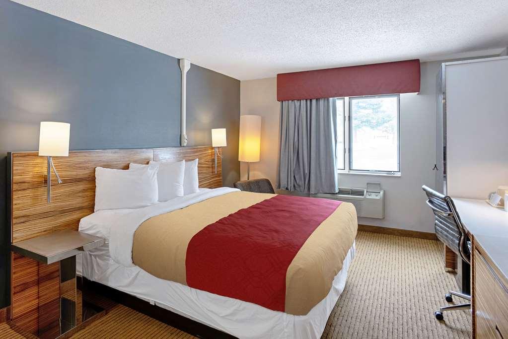Quality Inn Frontier At Us Hwy 30 Clinton Szoba fotó
