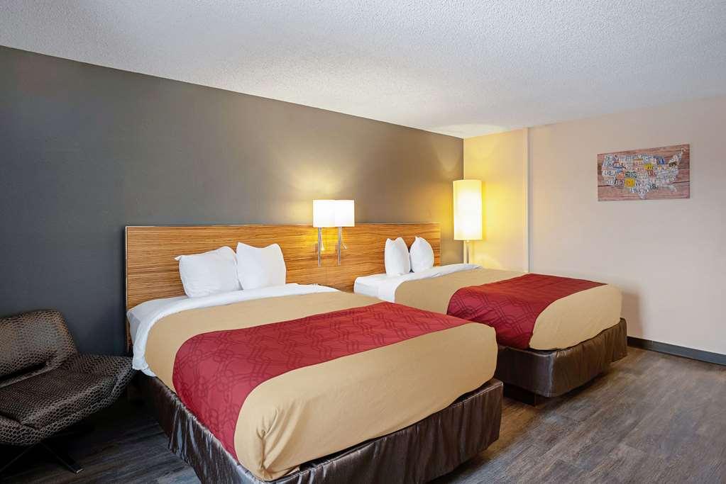 Quality Inn Frontier At Us Hwy 30 Clinton Szoba fotó